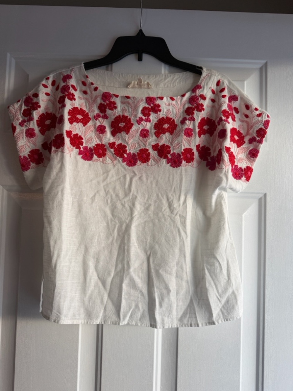 White Embroidered Floral Blouse with Pink-Red Accents - Picture 10 of 10